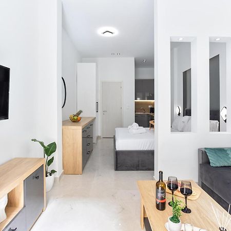 New Luxury Apartment In Downtown เทสซาโลนิกิ ภายนอก รูปภาพ
